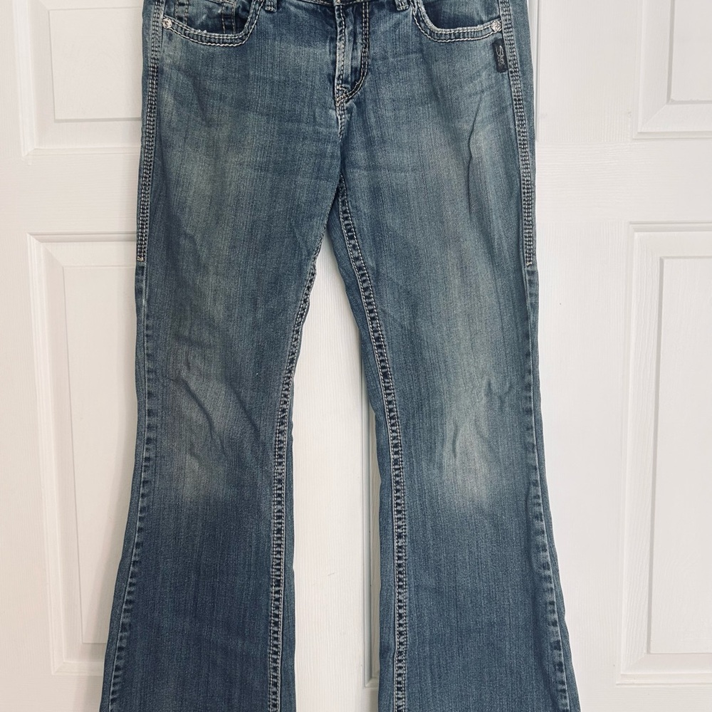 Silver Jeans Women’s Medium Wash Flare Jeans